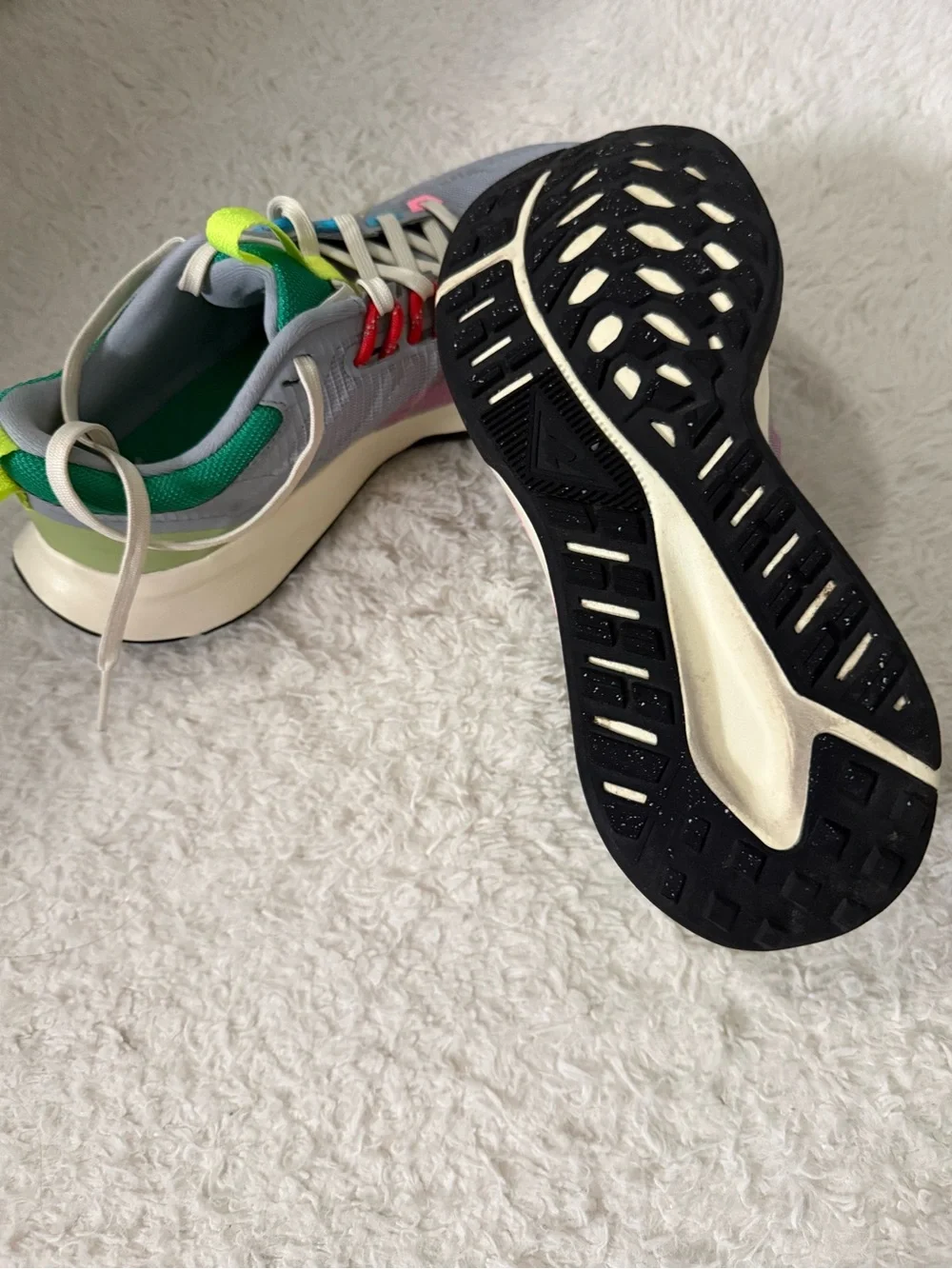 Nike Women’s Gray Sneakers with Green and Neon Yellow Accents - Picture 2 of 5
